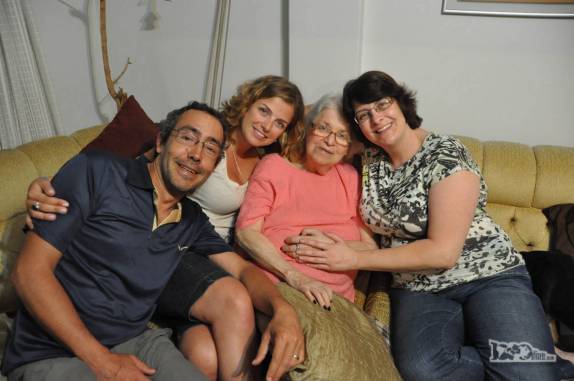 Com a vó Odila e a tia Dri, no apartamento delas em Curitiba, no Paraná